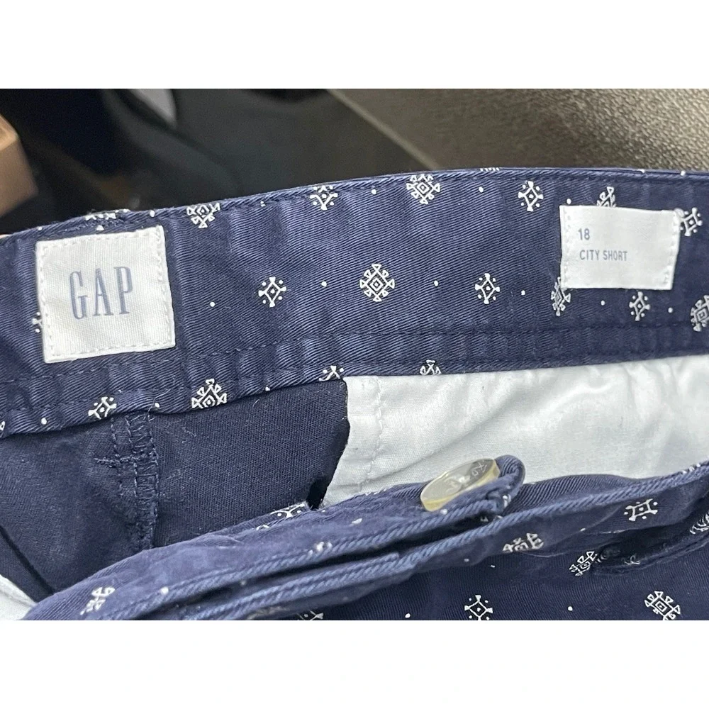 Gap City Short Womens 18 Navy Blue Geometric Medallion Print Chino Shorts